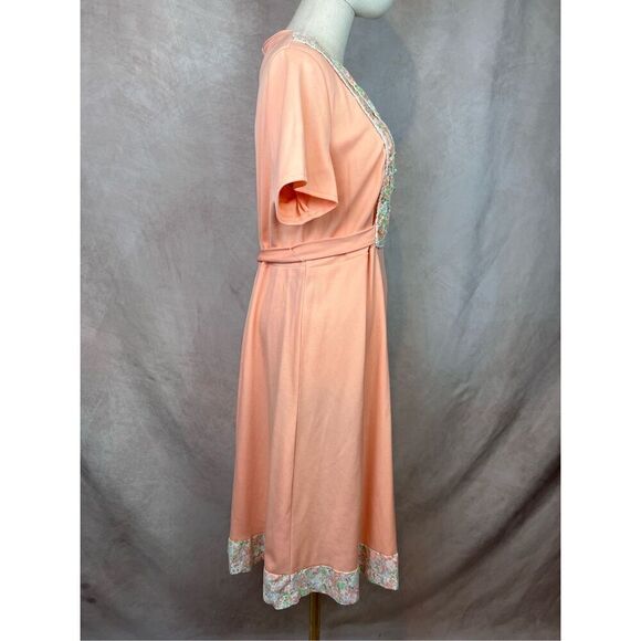 Vintage 1970s Peach Floral Plus Size Dress Size XL - Picture 9 of 10